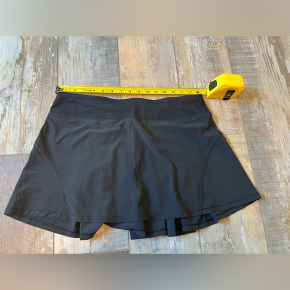 Lululemon skirt size 10 - Picture 7 of 8